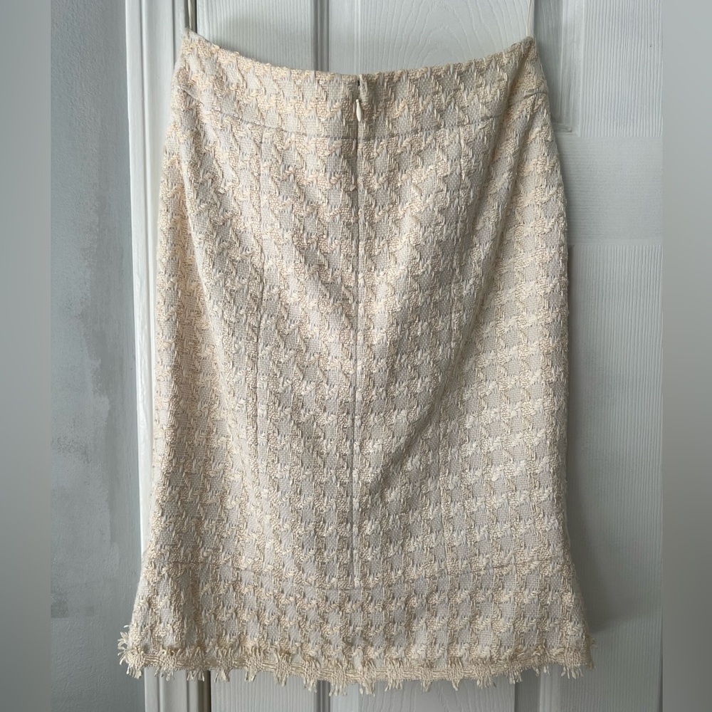 Chanel Ivory Tweed Skirt - Picture 8 of 10